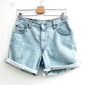 Vintage Levi’s Jean Denim Shorts High Waisted Size 8 Rolled Hem Light Washed
